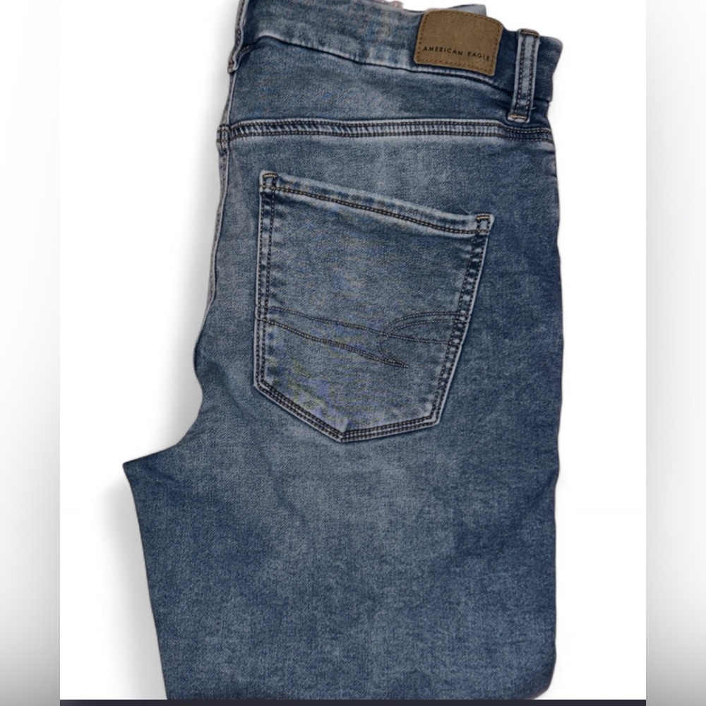 American Eagle Cozy Ne(x)t Level Stretch Distressed High-Waisted Jegging Size 6